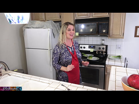 ❤️ A madrasta o ordenha na cozinha antes de sua data ❤️ Porno vídeo em pt-br.doujin-sexy.ru